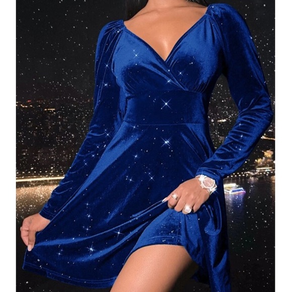 Green velvet surplice neckline long sleeve A line mini dress - Picture 9 of 15